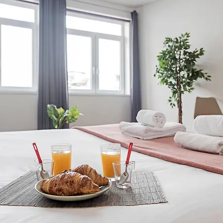 Amazing In Downtown By Lovelystay Oporto