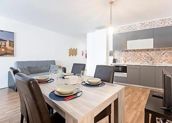 Amazing In Downtown By Lovelystay