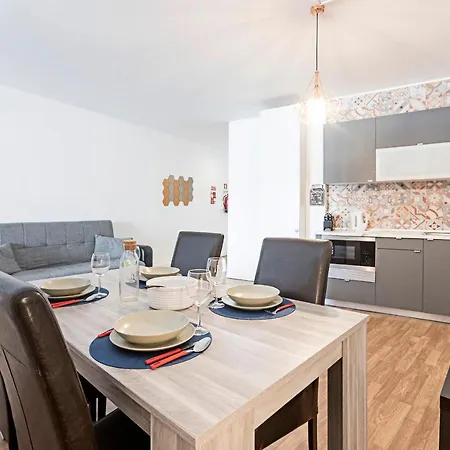 Amazing In Downtown By Lovelystay