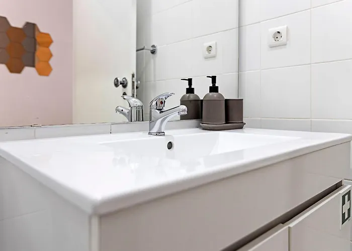 Amazing In Downtown By Lovelystay Apartamento Porto