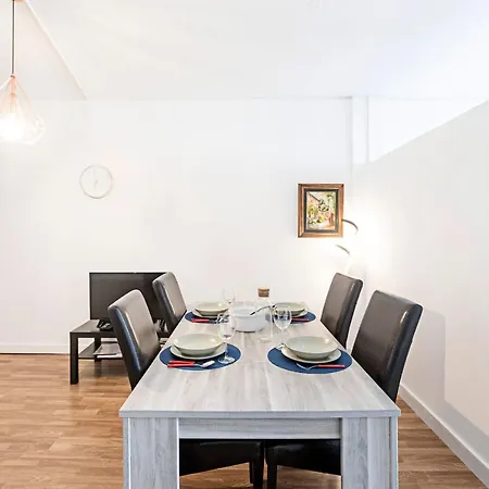 Amazing In Downtown By Lovelystay Apartamento Oporto